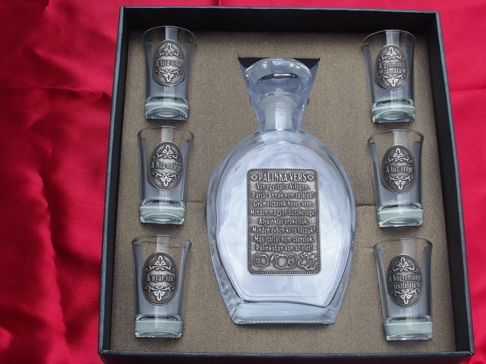 Ón  címkés, pàlinkàs kèszlet.